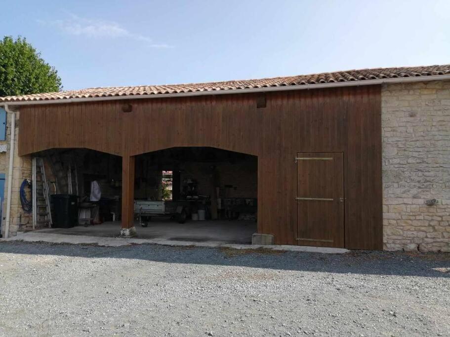 Gite Bin Benaise Draps Et Serviettes Compris Pamproux Екстер'єр фото